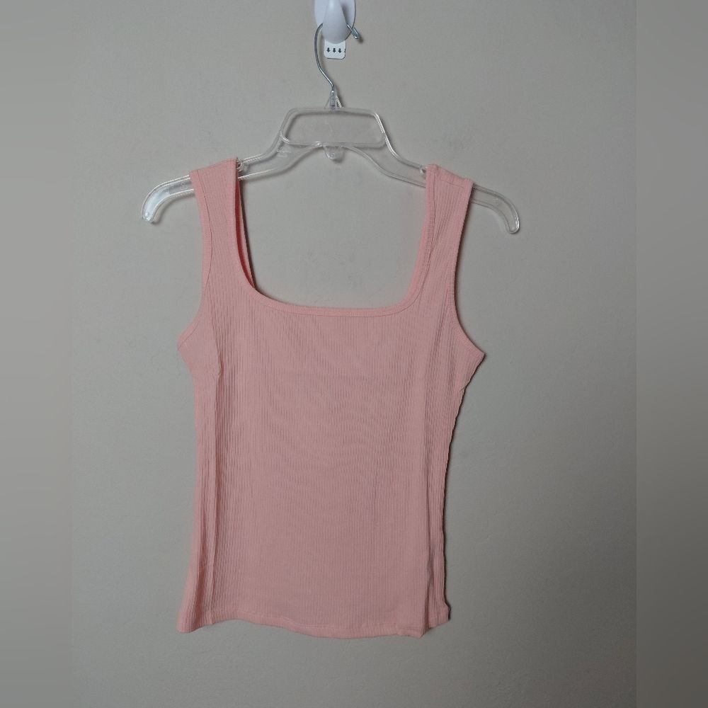 NIA RIBBED Peach TANK. STRETCHY SOFT SIZE Medium NWT